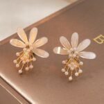 ZJX-162 Flower Pearl Korean Earrings- Golden
